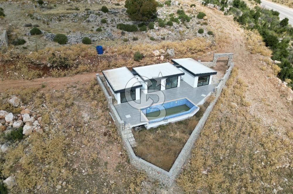 CB GİZ'DEN KAŞ YAYLA BEZİRGAN'DA SATILIK TARLA VE 2+1 VİLLA