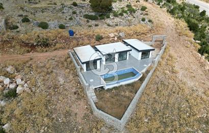 CB GİZ'DEN KAŞ YAYLA BEZİRGAN'DA SATILIK TARLA VE 2+1 VİLLA