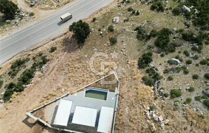 CB GİZ'DEN KAŞ YAYLA BEZİRGAN'DA SATILIK TARLA VE 2+1 VİLLA