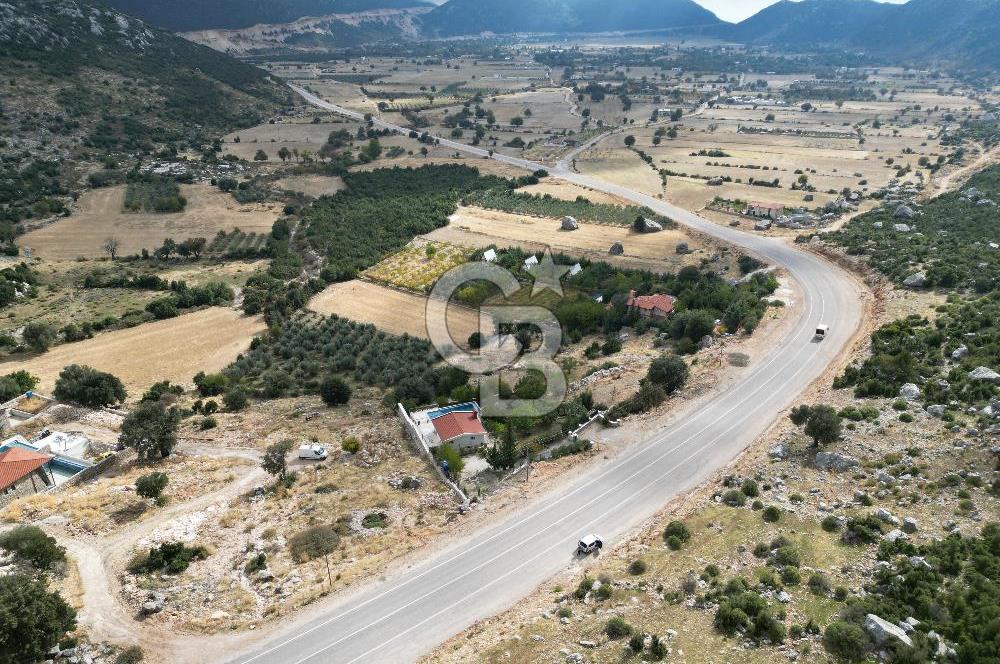 CB GİZ'DEN KAŞ YAYLA BEZİRGAN'DA SATILIK TARLA VE 2+1 VİLLA