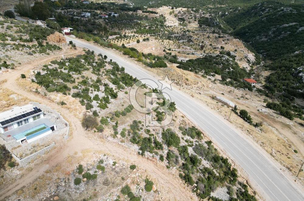 CB GİZ'DEN KAŞ YAYLA BEZİRGAN'DA SATILIK TARLA VE 2+1 VİLLA