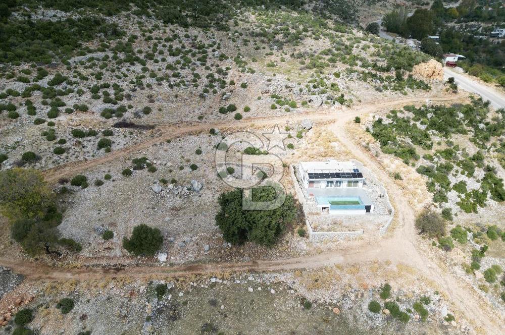 CB GİZ'DEN KAŞ YAYLA BEZİRGAN'DA SATILIK TARLA VE 2+1 VİLLA