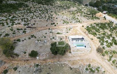 CB GİZ'DEN KAŞ YAYLA BEZİRGAN'DA SATILIK TARLA VE 2+1 VİLLA