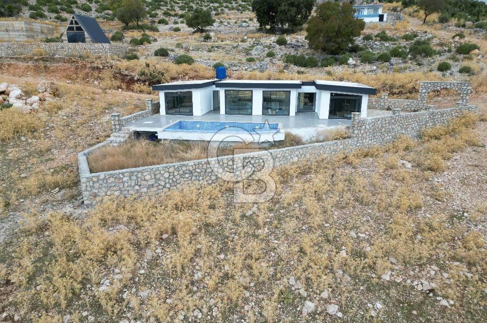 CB GİZ'DEN KAŞ YAYLA BEZİRGAN'DA SATILIK TARLA VE 2+1 VİLLA