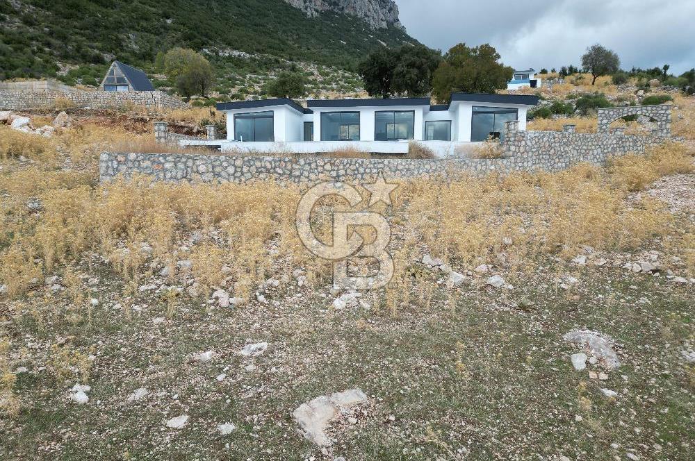 CB GİZ'DEN KAŞ YAYLA BEZİRGAN'DA SATILIK TARLA VE 2+1 VİLLA