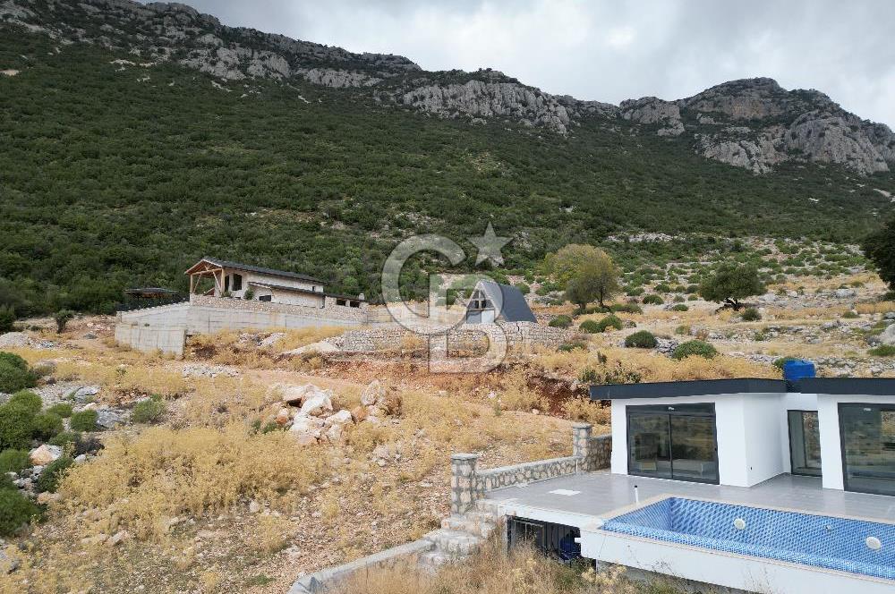 CB GİZ'DEN KAŞ YAYLA BEZİRGAN'DA SATILIK TARLA VE 2+1 VİLLA