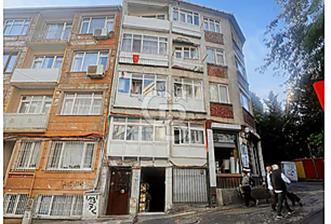 FATİH YEDİKULE DE SATILIK 3+1 ARA KAT DAİRE - 1 - 331935