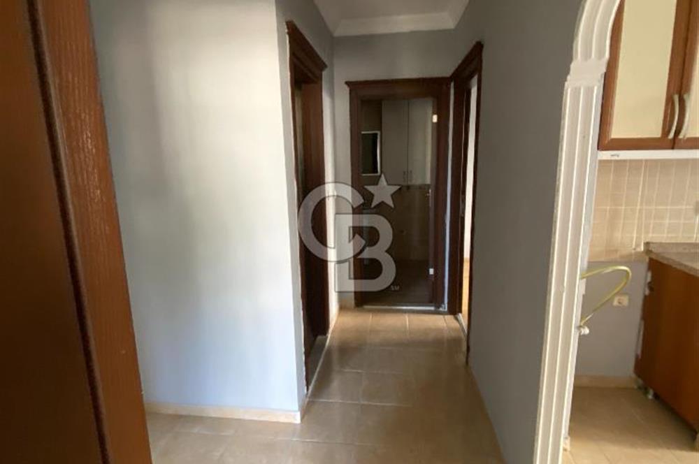 Kepez Karşıyaka'da sokak ve park manzaralı 2+1 köşe daire