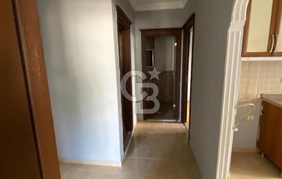 Kepez Karşıyaka'da sokak ve park manzaralı 2+1 köşe daire