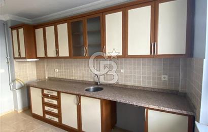 Kepez Karşıyaka'da sokak ve park manzaralı 2+1 köşe daire