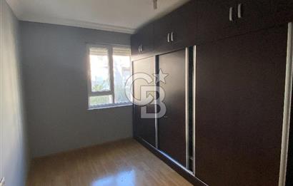 Kepez Karşıyaka'da sokak ve park manzaralı 2+1 köşe daire