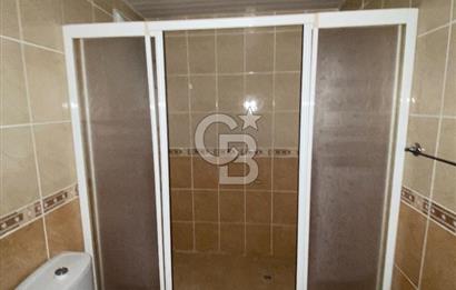 Kepez Karşıyaka'da sokak ve park manzaralı 2+1 köşe daire