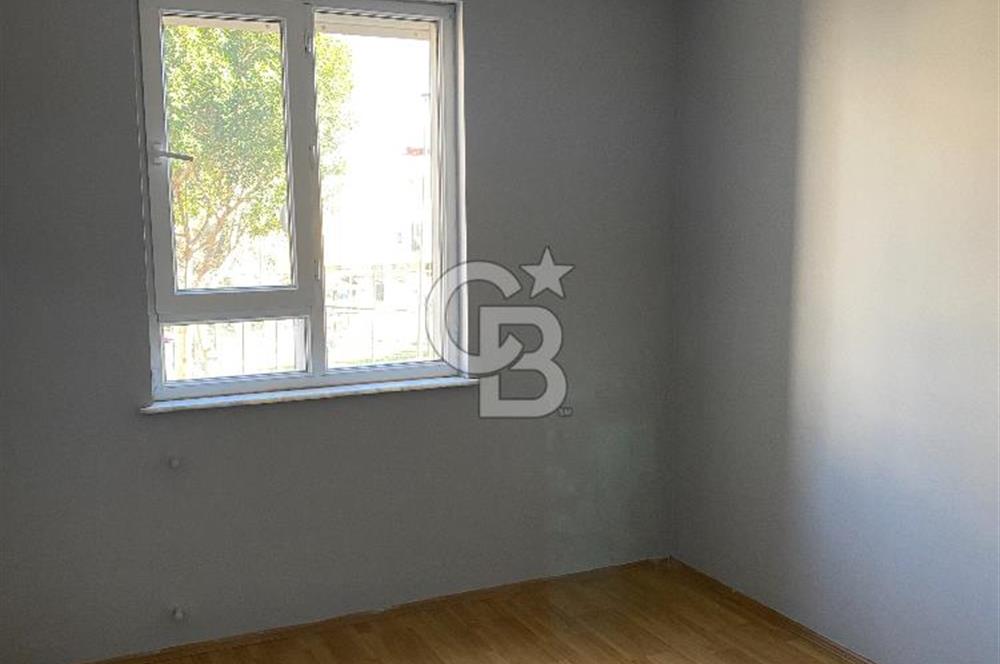 Kepez Karşıyaka'da sokak ve park manzaralı 2+1 köşe daire