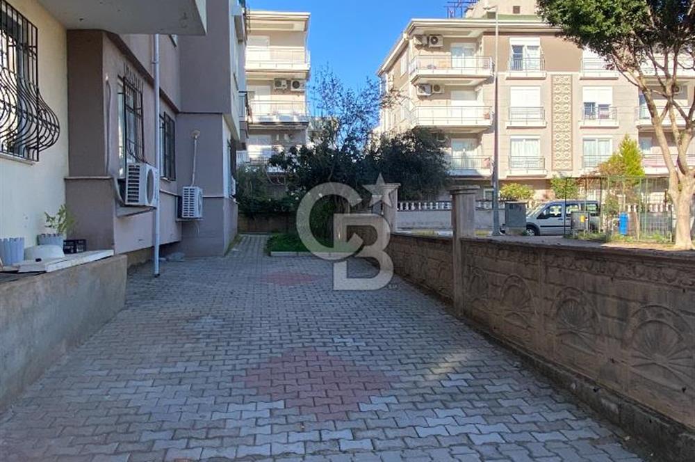 Kepez Karşıyaka'da sokak ve park manzaralı 2+1 köşe daire