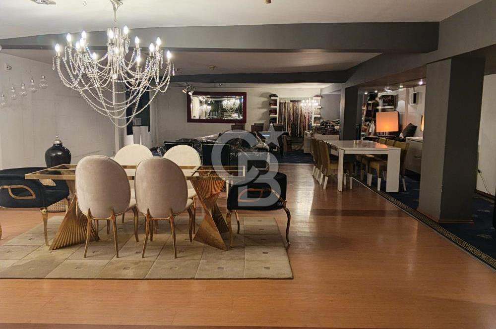 İzmir Karabağlar'ın En İşlek Caddesi'nde Komple Satılık İşyeri 