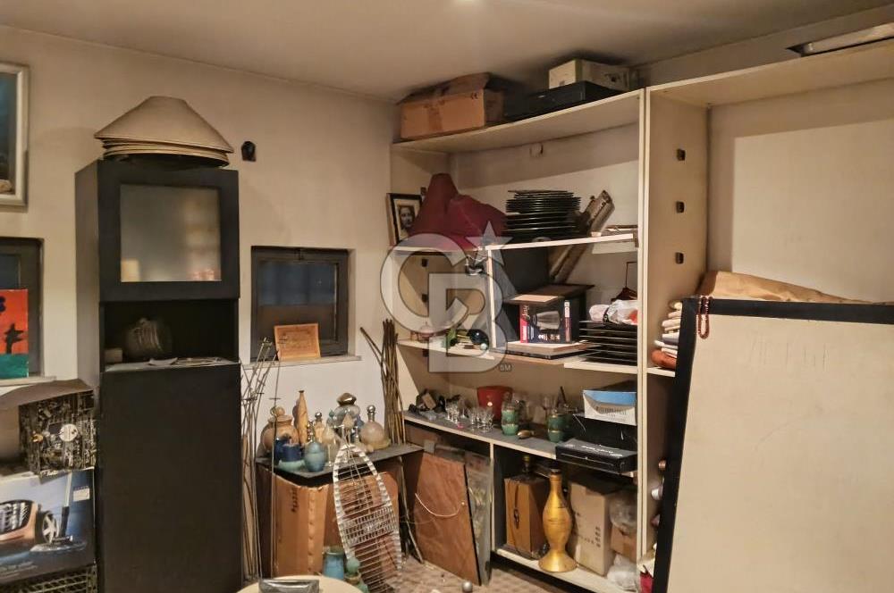 İzmir Karabağlar'ın En İşlek Caddesi'nde Komple Satılık İşyeri 