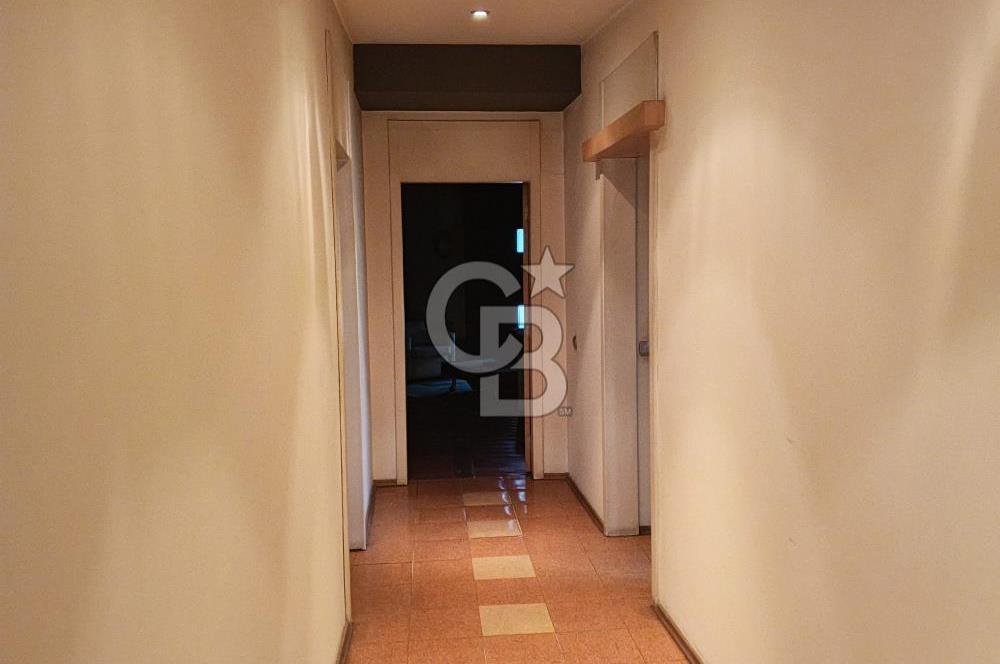 İzmir Karabağlar'ın En İşlek Caddesi'nde Komple Satılık İşyeri 