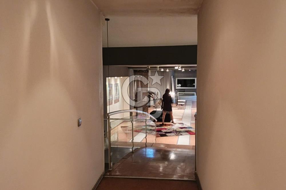 İzmir Karabağlar'ın En İşlek Caddesi'nde Komple Satılık İşyeri 