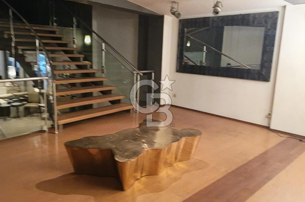 İzmir Karabağlar'ın En İşlek Caddesi'nde Komple Satılık İşyeri 