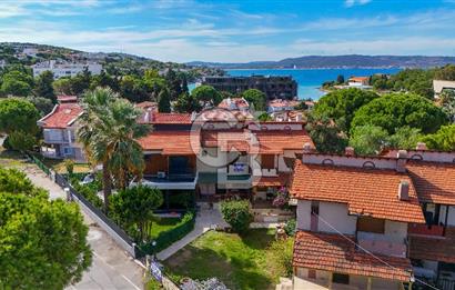 Çeşme Paşalimanı Denize Yürüme Mesafesi Havuzlu Satılık Villa