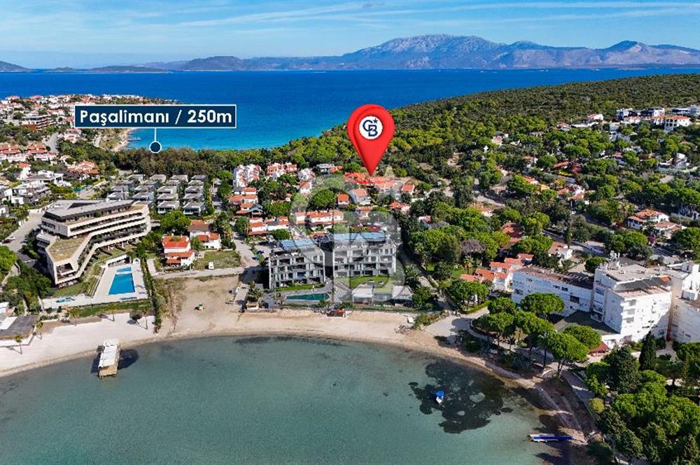 Çeşme Paşalimanı Denize Yürüme Mesafesi Havuzlu Satılık Villa