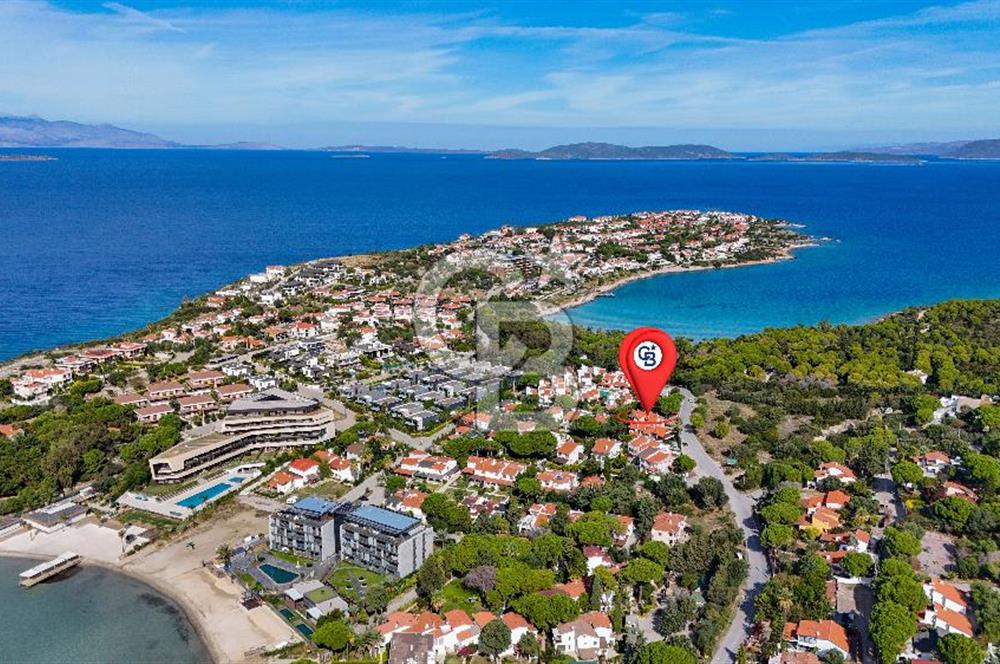 Çeşme Paşalimanı Denize Yürüme Mesafesi Havuzlu Satılık Villa