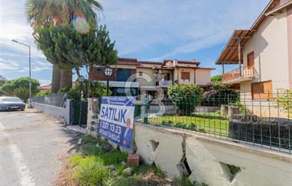 Çeşme Paşalimanı Denize Yürüme Mesafesi Havuzlu Satılık Villa