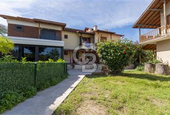 Çeşme Paşalimanı Denize Yürüme Mesafesi Havuzlu Satılık Villa - 1 - 331998