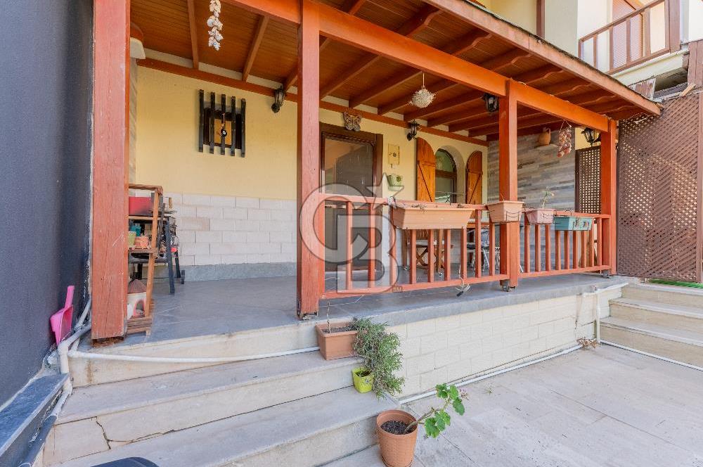 Çeşme Paşalimanı Denize Yürüme Mesafesi Havuzlu Satılık Villa