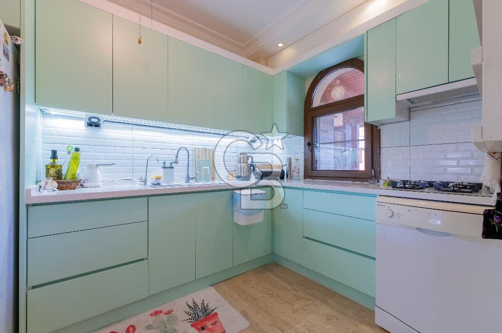 Çeşme Paşalimanı Denize Yürüme Mesafesi Havuzlu Satılık Villa