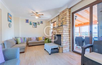 Çeşme Paşalimanı Denize Yürüme Mesafesi Havuzlu Satılık Villa