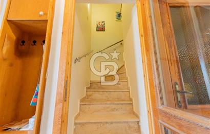 Çeşme Paşalimanı Denize Yürüme Mesafesi Havuzlu Satılık Villa