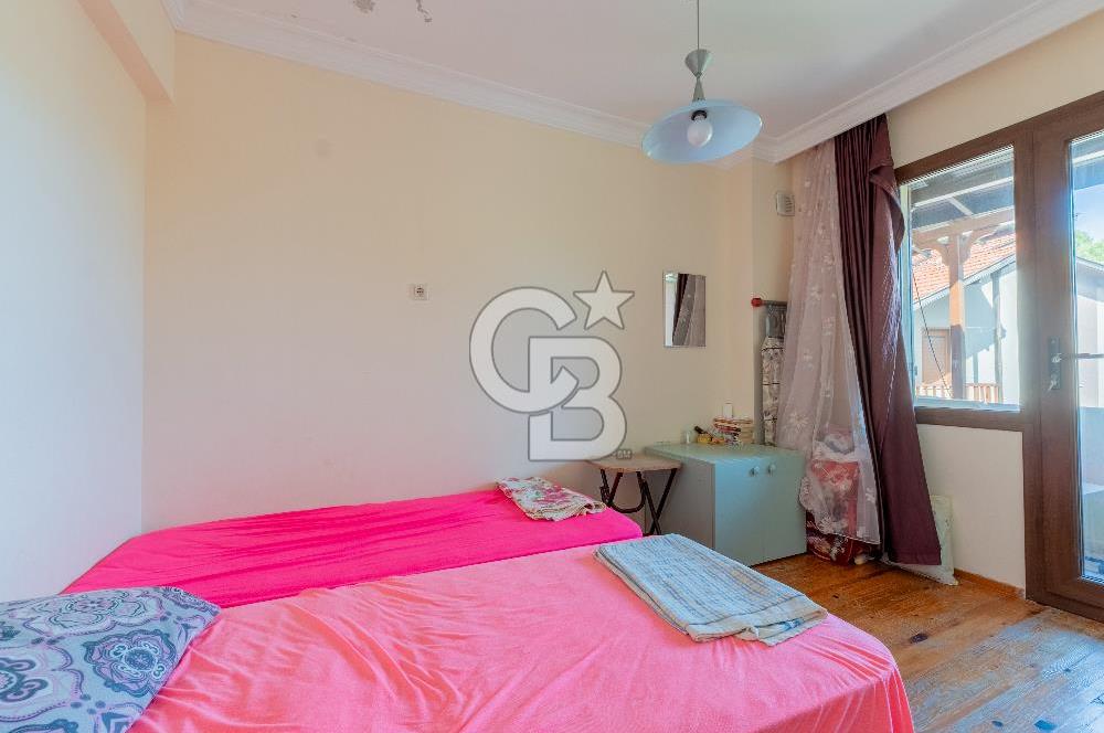 Çeşme Paşalimanı Denize Yürüme Mesafesi Havuzlu Satılık Villa