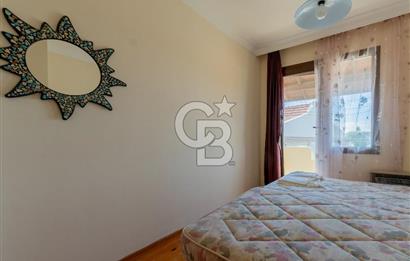 Çeşme Paşalimanı Denize Yürüme Mesafesi Havuzlu Satılık Villa