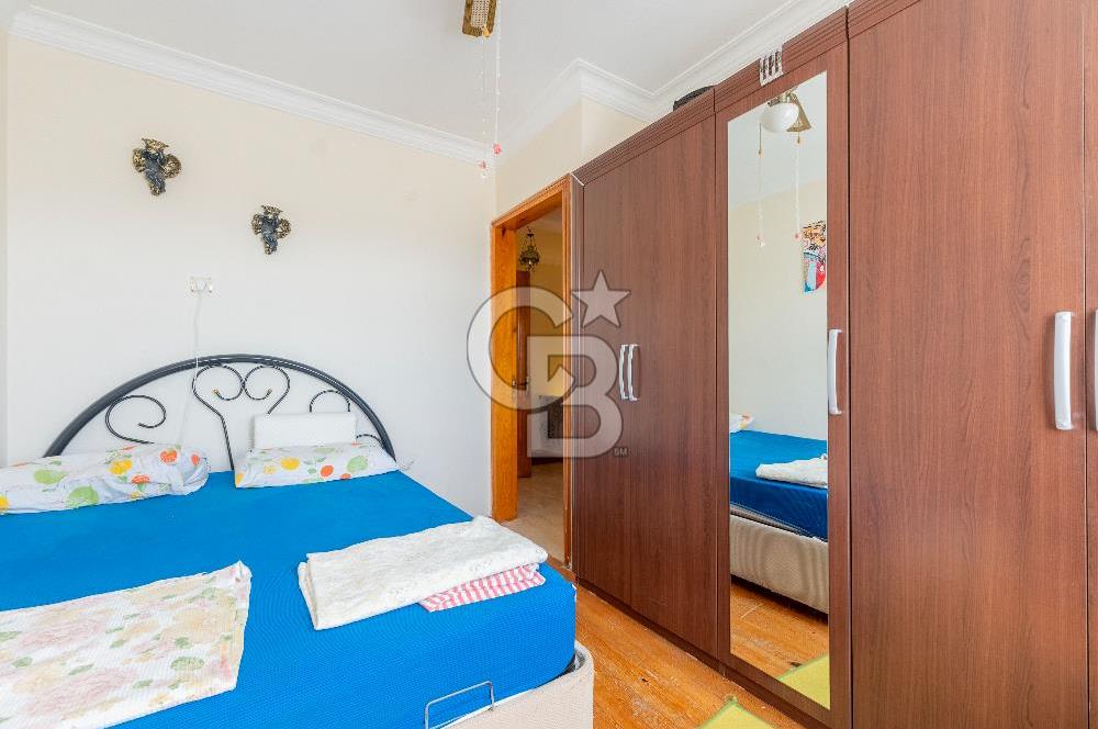 Çeşme Paşalimanı Denize Yürüme Mesafesi Havuzlu Satılık Villa