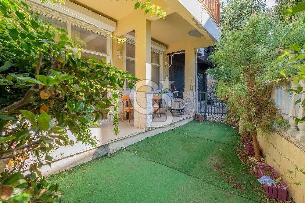 Çeşme Paşalimanı Denize Yürüme Mesafesi Havuzlu Satılık Villa