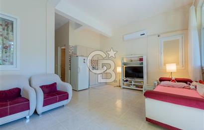 Çeşme Paşalimanı Denize Yürüme Mesafesi Havuzlu Satılık Villa