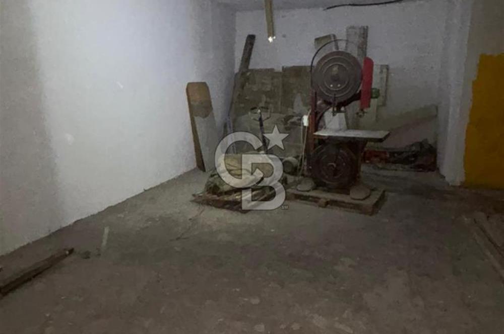 MALTEPE GİRNE E5 YAN YOLDA KİRALIK DEPO 