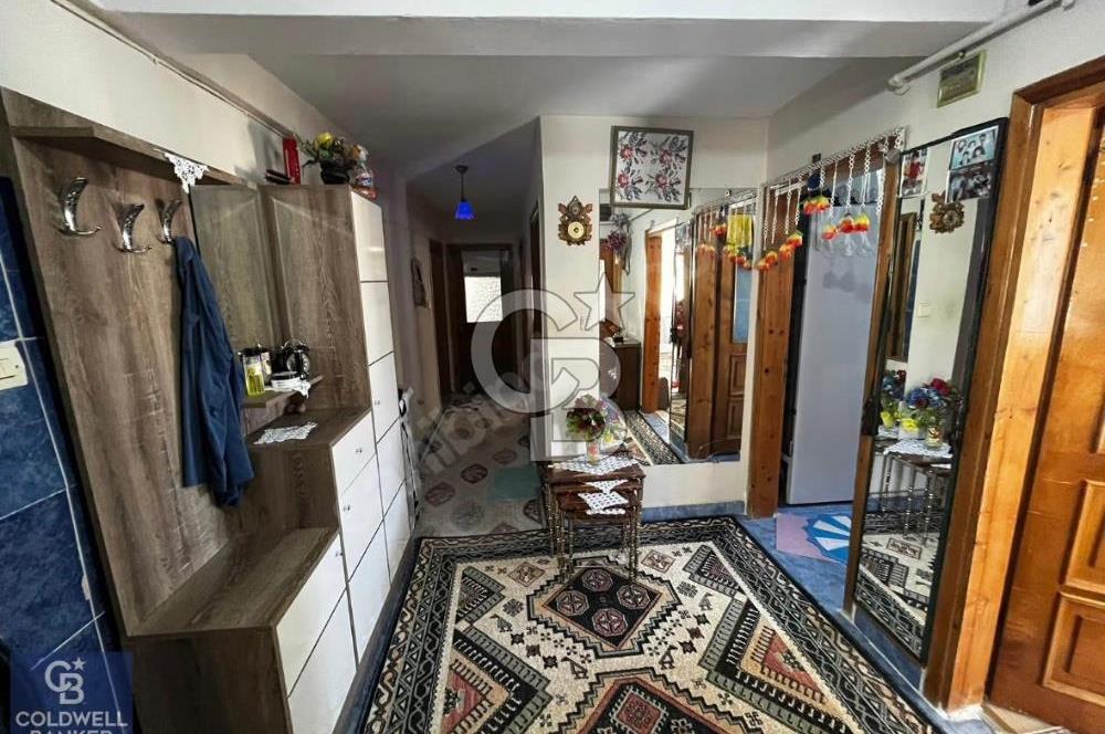 Cb Mahall'den Altınova da satılık 3+1 daire ve dükkan