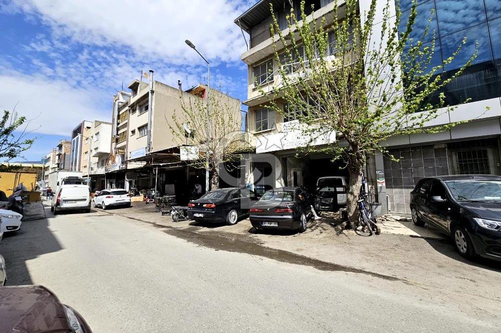 Konak 1. Sanayi Geniş Sokak SATILIK 4 Katlı Komple Bina