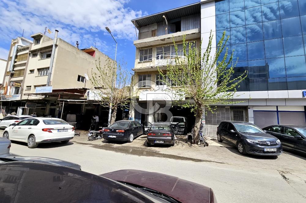 Konak 1. Sanayi Geniş Sokak SATILIK 4 Katlı Komple Bina
