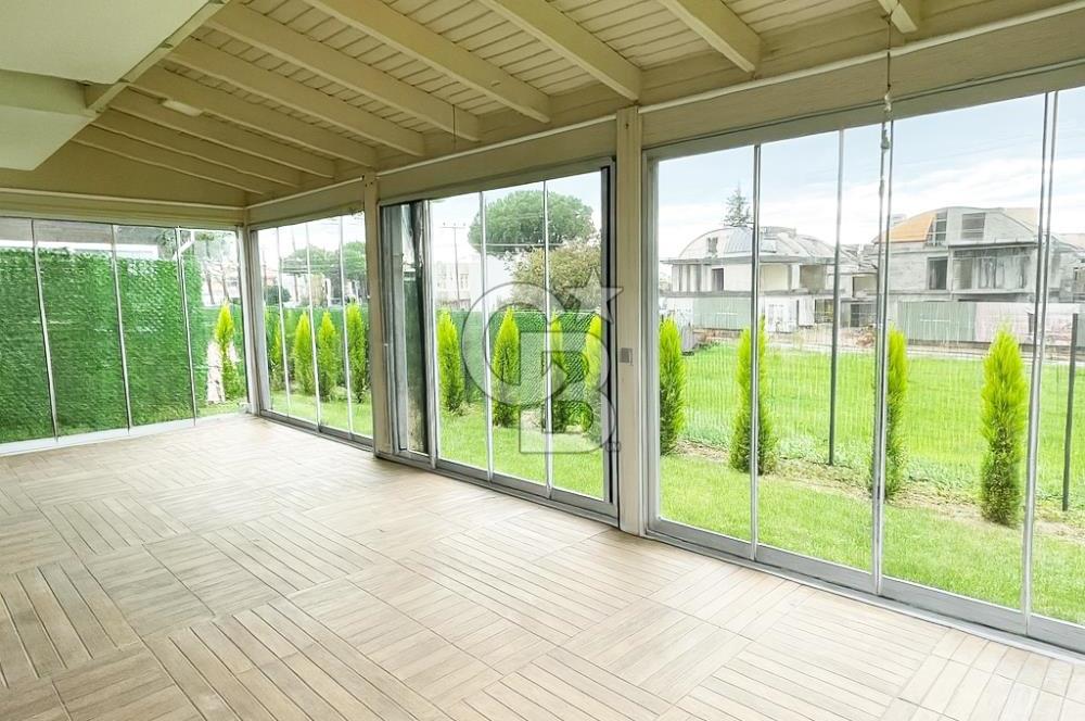 Güzelyalı Pamira Park Kuğu Evlerinde Satılık 2+1 Villa !