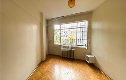 Kazasker Minübüs Caddesi Paralel Sokağında 2+1 Kiralık Ara Kat Daire