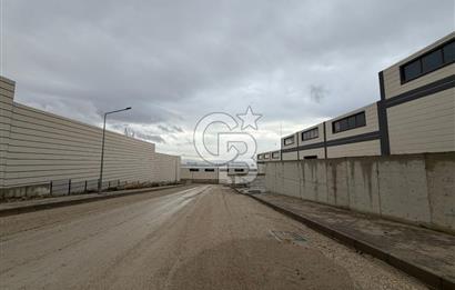 Yakacık Toki'de 1000 M2 SATILIK İŞ YERİ