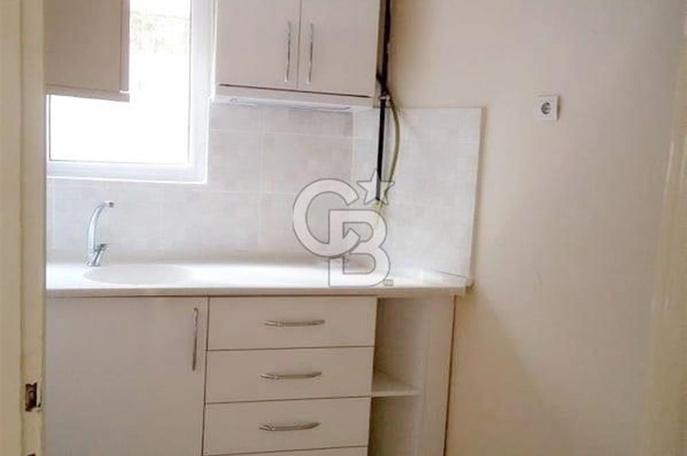 İZMİT MERKEZ 1,5+1  İÇİ YENİLENMİŞ SATILIK DAİRE