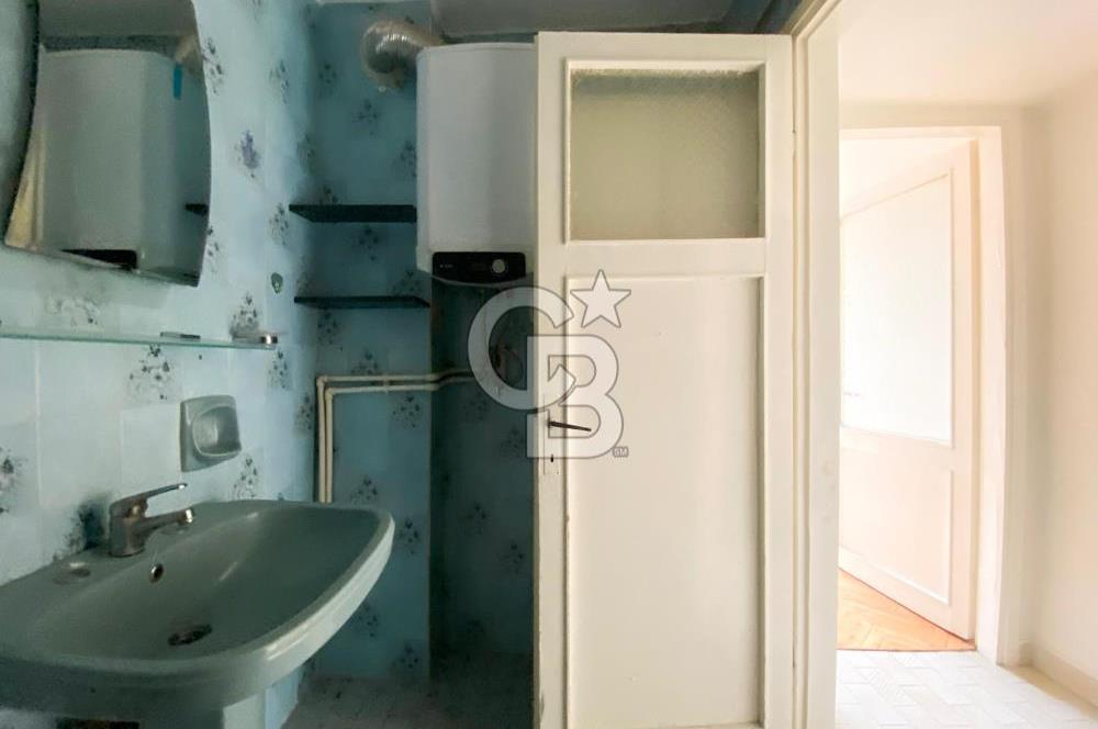 Kazasker Minübüs Caddesi Paralel Sokağında 2+1 Kiralık Ara Kat Daire