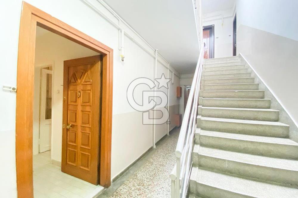 Kazasker Minübüs Caddesi Paralel Sokağında 2+1 Kiralık Ara Kat Daire