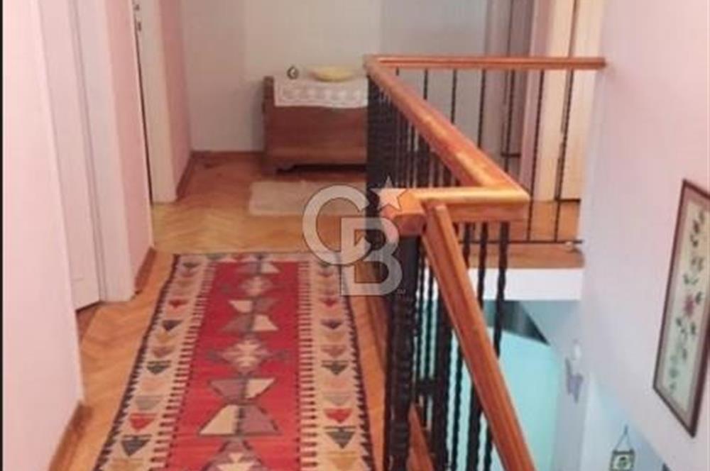 Aksoy Girne Yakını Müstakil Tadında 4+1 Galerili Dubleks | 50 m² Bahçeli | Çift Giriş | 5 m Tavan 