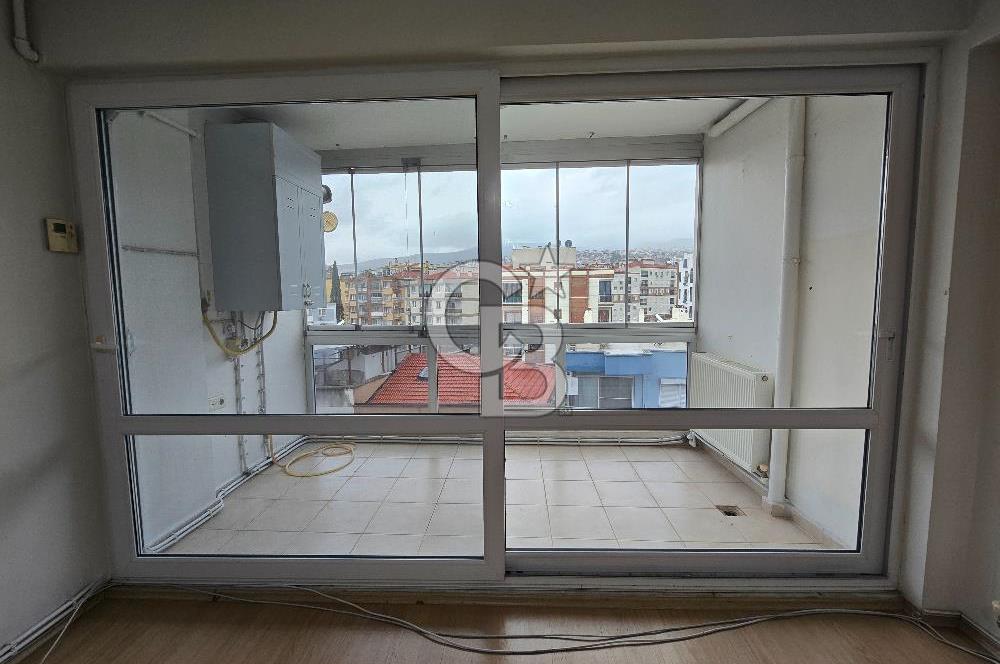 MUSELAND EVRENİN'DE BORNOVA MERKEZDE BAKIMLI ASANSÖRLÜ 2+1 DAİRE