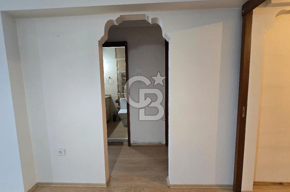 MUSELAND EVRENİN'DE BORNOVA MERKEZDE BAKIMLI ASANSÖRLÜ 2+1 DAİRE